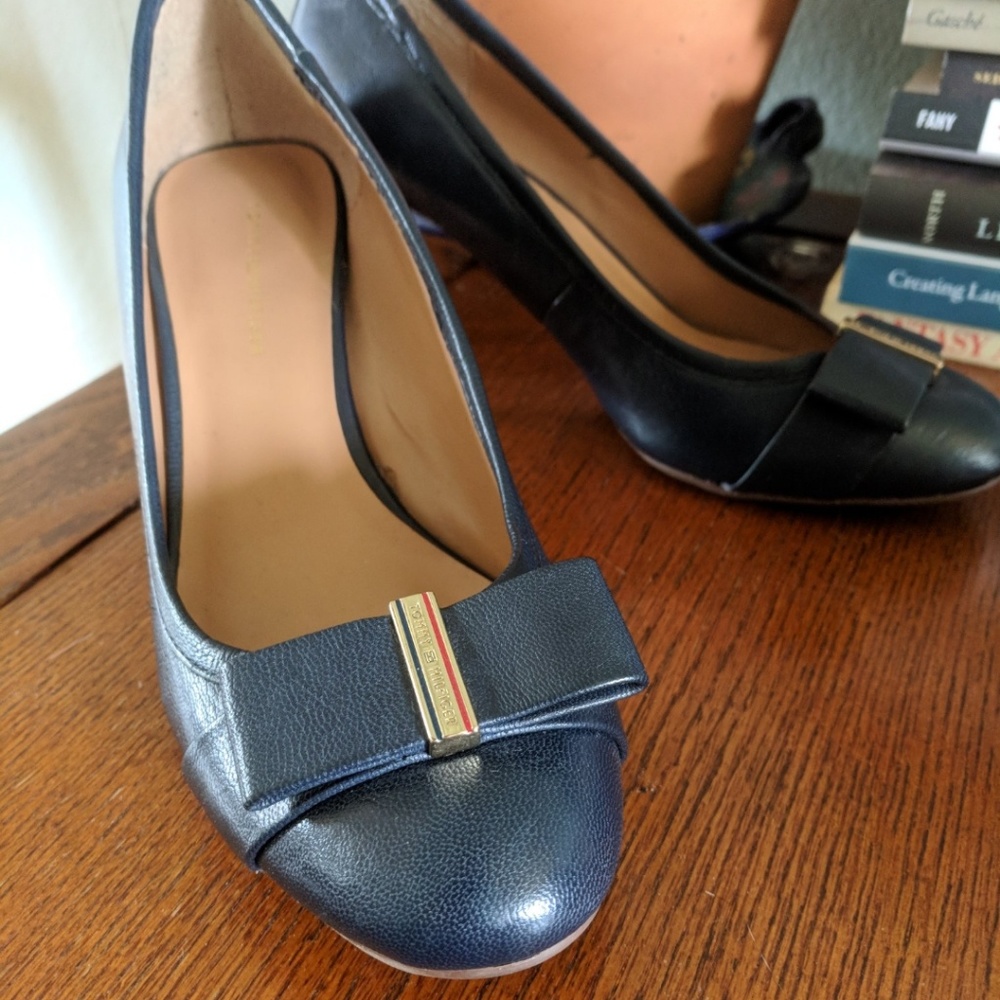 Tommy Hilfiger navy blue heels, excellent quality